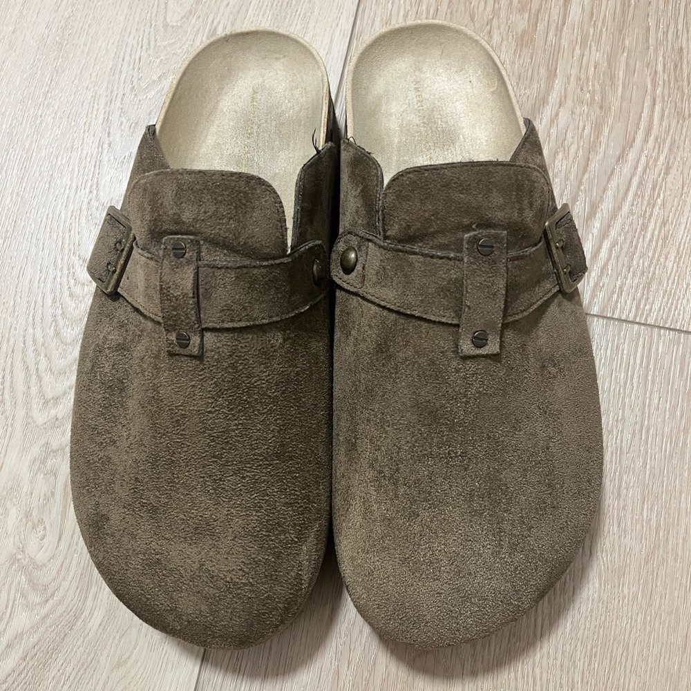 American Eagle Outfitters Brown Suede Sandals